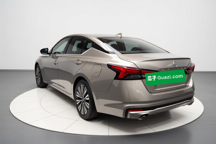 日产 天籁 2022款 2.0L XL-TLS 悦享版车身外观5