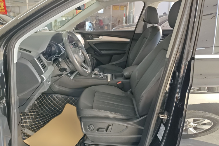奥迪Q5L 2020款 40 TFSI 荣享时尚型局部细节19