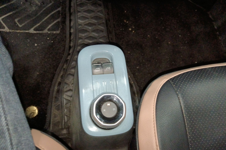 吉利银河 2023款 熊猫mini 200km 耐力熊局部细节18