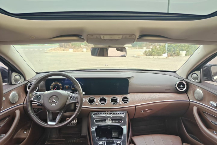 奔驰E级 2016款 E 200 L中控内饰7002