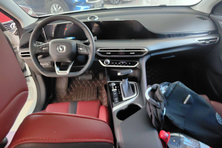 长安 逸动 2021款 PLUS 蓝鲸NE 1.4T GDI DCT旗舰型中控内饰12