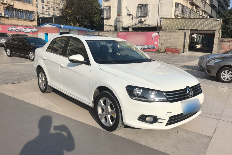 大众 宝来 2014款 1.6L 自动舒适型车身外观3