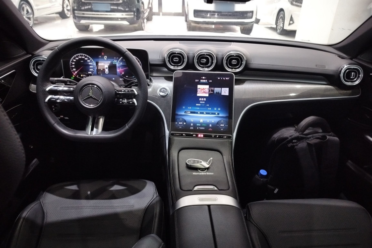 奔驰C级 2023款 C 260 L 运动版中控内饰12