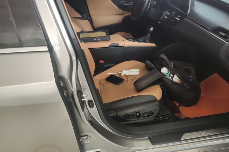 雷克萨斯ES 2021款 200 卓越版局部细节41