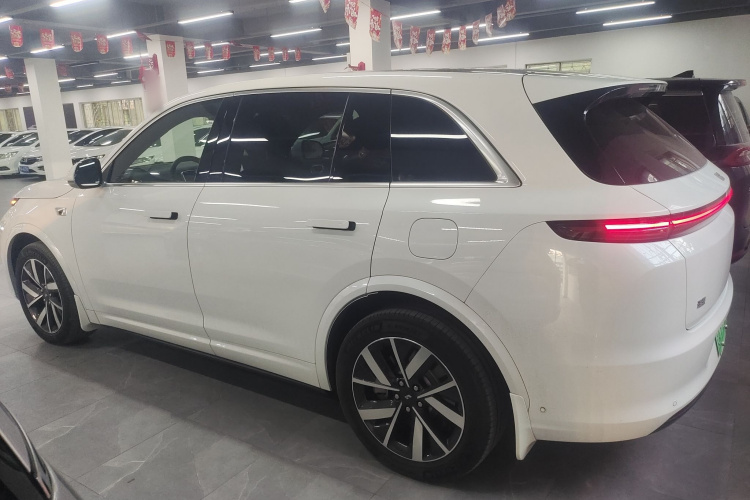 理想汽车 理想L7 2023款 Air车身外观4