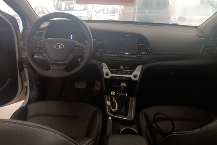 现代 领动 2016款 1.6L 自动智炫·精英型中控内饰12
