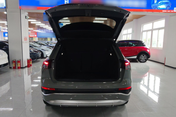 奥迪Q4 e-tron 2023款 40 e-tron 创境版机舱底盘23