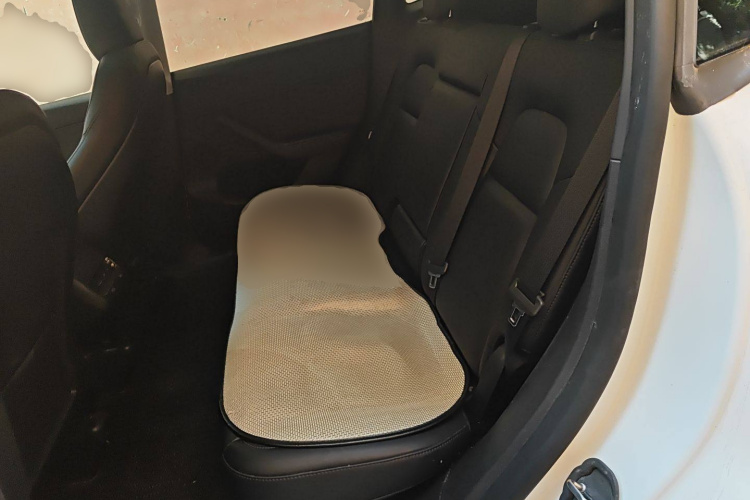 特斯拉 Model Y 2024款 后轮驱动版中控内饰21