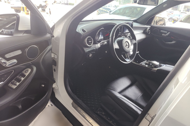 奔驰GLC 2018款 改款 GLC 260 4MATIC 动感型中控内饰20