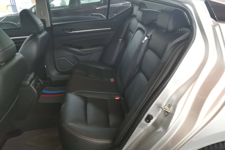 日产 天籁 2021款 2.0L XL 舒适版中控内饰7004