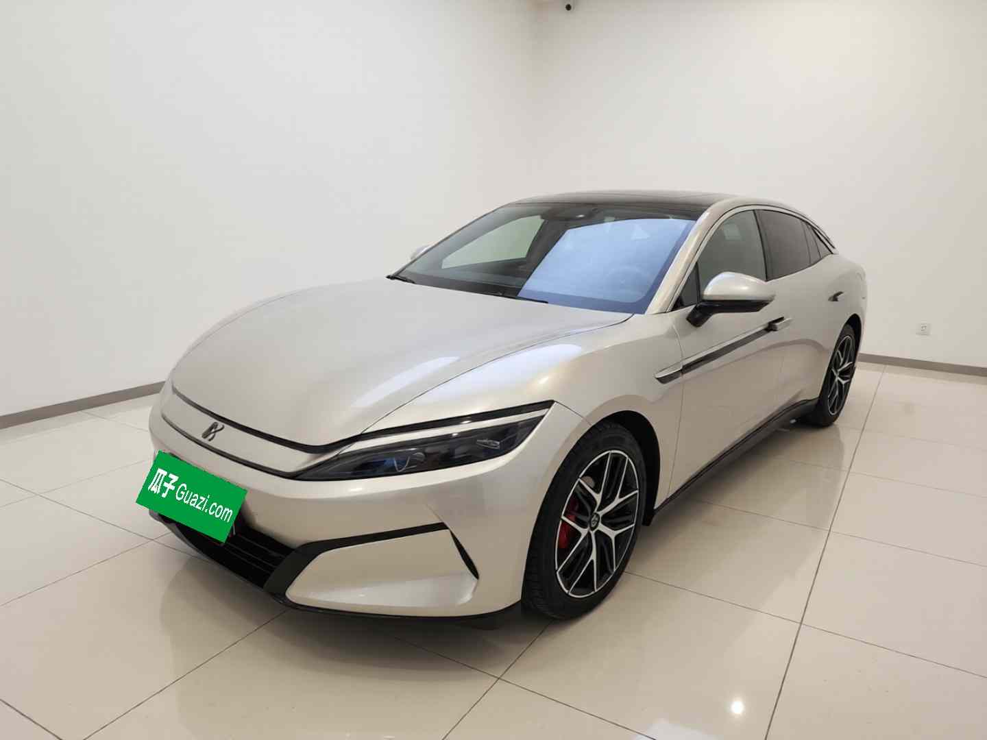 比亚迪 汉L 2025款 EV 四驱激光雷达旗舰型(2)