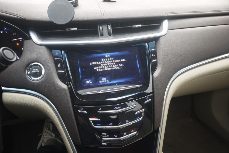凯迪拉克XTS 2015款 28T 舒适型中控内饰7003