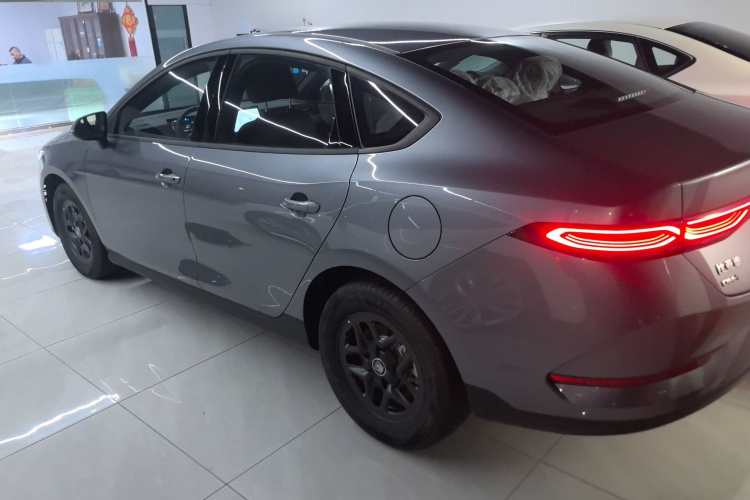 比亚迪 秦PLUS 2025款 DM-i 智驾版 55KM领先型车身外观6003