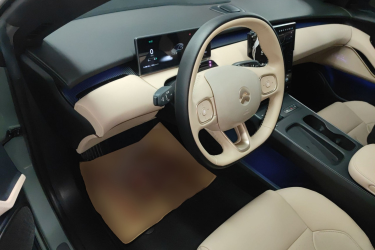 蔚来ET5 2022款 75kWh中控内饰7003