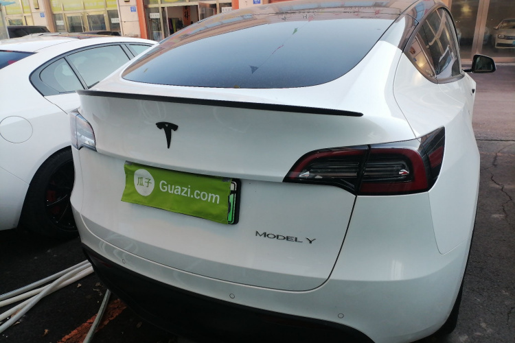 特斯拉 Model Y 2022款 后轮驱动版车身外观6