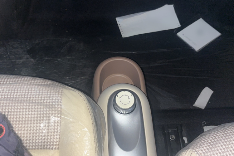 五菱汽车 宏光MINIEV 2025款 四门版 进阶款中控内饰7005