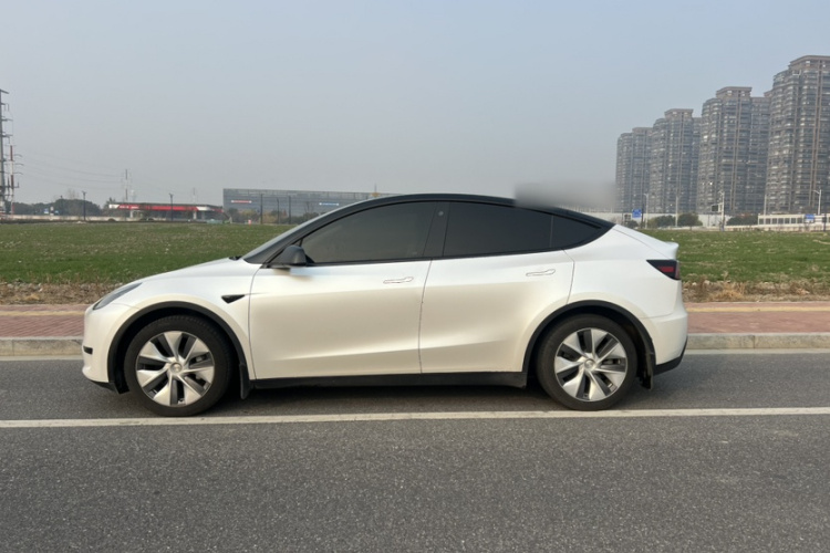 特斯拉 Model Y 2022款 后轮驱动版车身外观6004