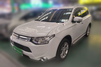 三菱 欧蓝德(进口) 2014款 2.4L 四驱豪华超值版 5座