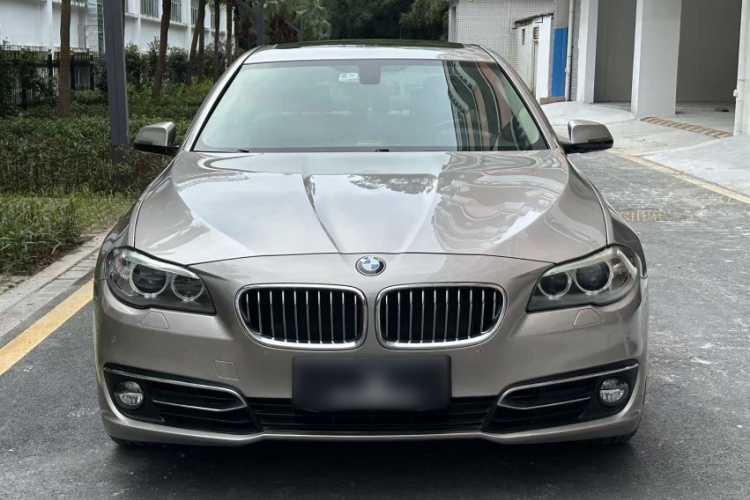 宝马5系 2014款 525Li 豪华设计套装车身外观6005