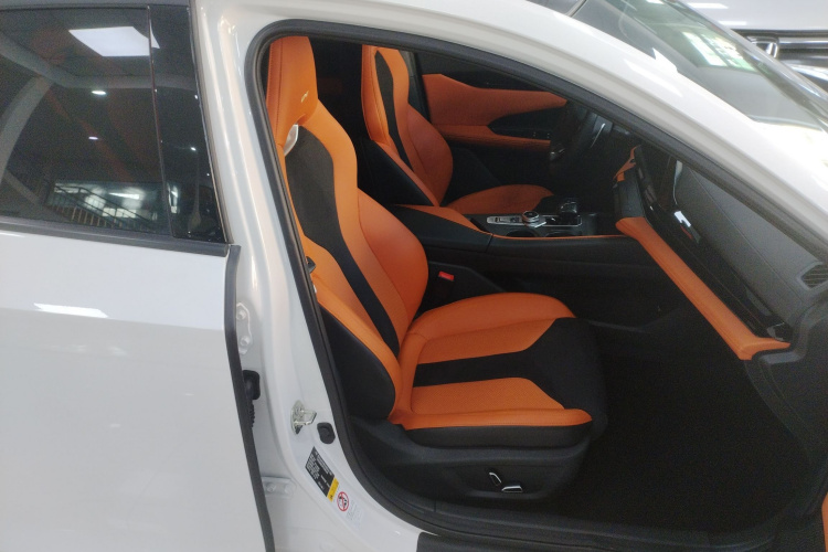 长安UNI-V 2023款 1.5T 运动版中控内饰7005