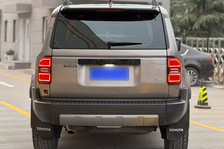 丰田 普拉多 2024款 2.4T 悍野WX版 6座车身外观6006