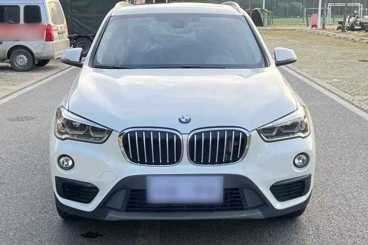 宝马X1 2018款 sDrive20Li 领先型车身外观6001