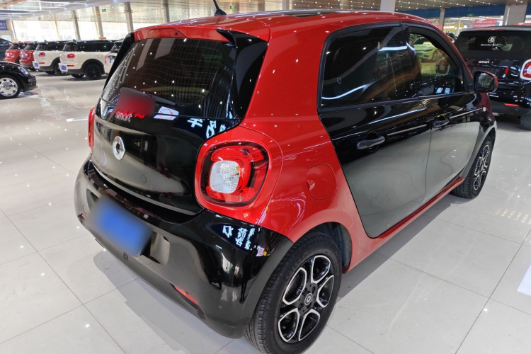 smart forfour 2016款 1.0L 52千瓦激情版车身外观6005