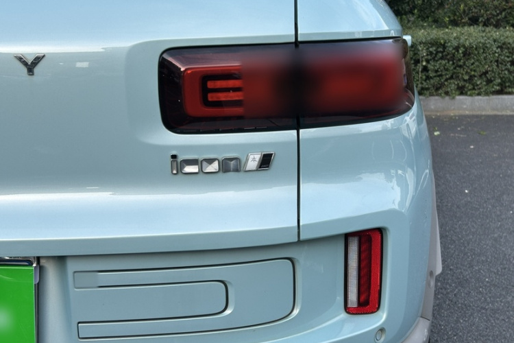 吉利汽车 吉利icon 2023款 1.5TD 巧克力醇臻版车身外观6002