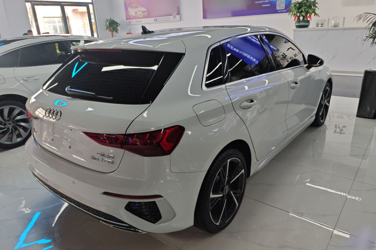 奥迪A3 2023款 改款 Sportback 35 TFSI 时尚运动型车身外观7