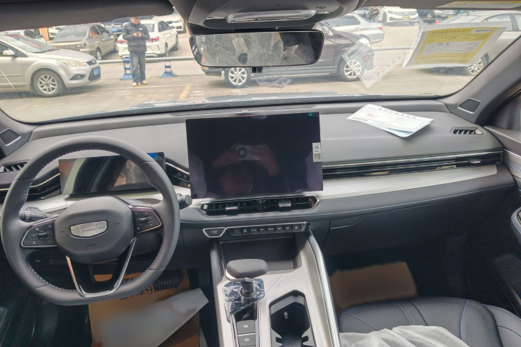吉利汽车 星瑞 2025款 东方曜 1.5TD 扶摇版中控内饰7001