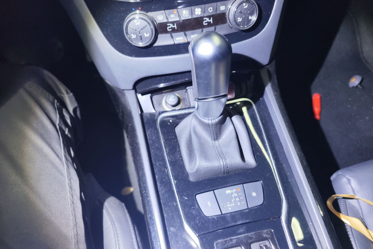 标致508 2015款 1.6THP 自动致臻版局部细节18