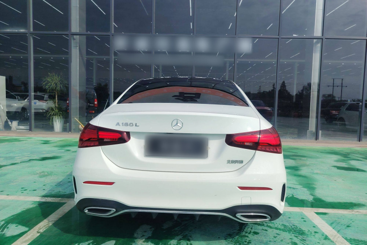 奔驰A级 2023款 A 180 L车身外观6005