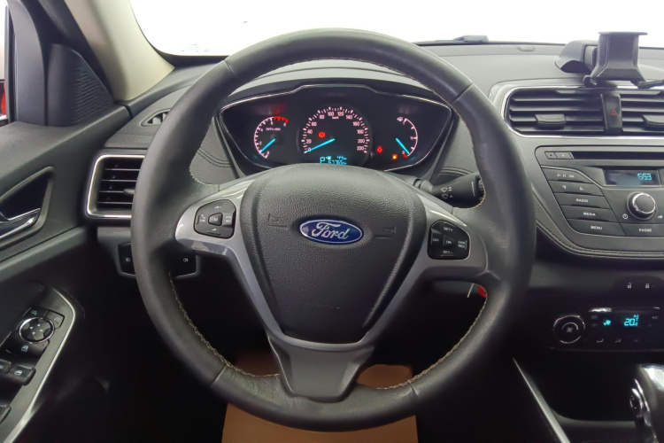 福特 福睿斯 2015款 1.5L 自动时尚型中控内饰13