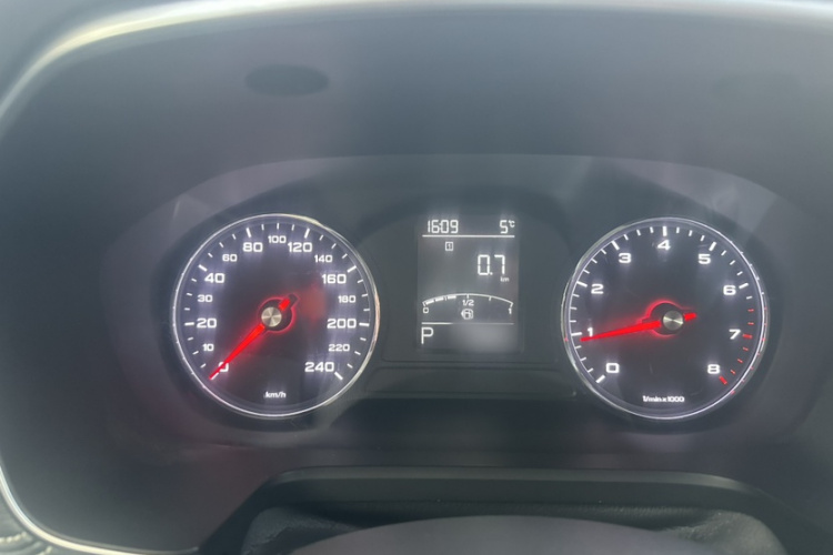 荣威RX5 2016款 20T 两驱自动互联网智享版中控内饰7006