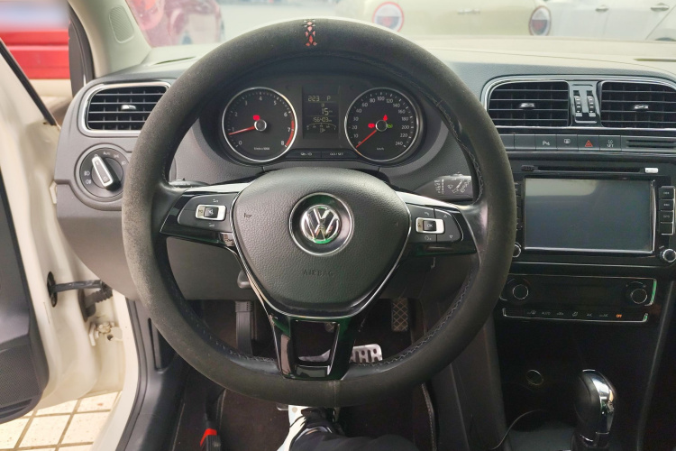 大众 Polo 2014款 1.6L 自动豪华版中控内饰13