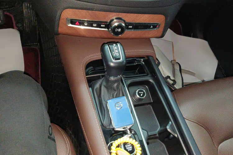 沃尔沃XC90 2020款 改款 T6 智逸豪华版 7座局部细节18