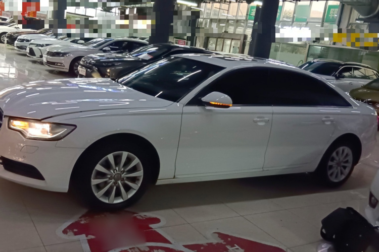 奥迪A6L 2015款 TFSI 百万纪念智领型车身外观4