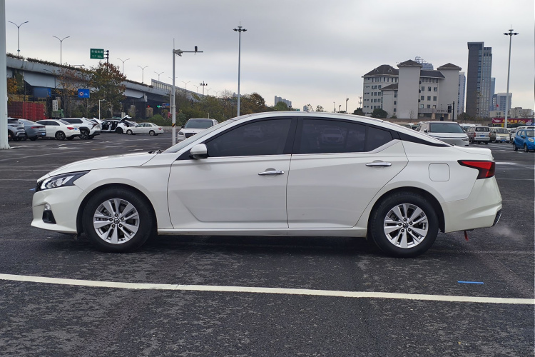 日产 天籁 2019款 2.0L XL 舒适版车身外观6004