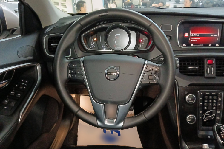 沃尔沃V40 2018款 T3 智逸版中控内饰13