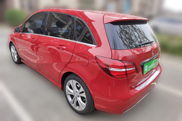 奔驰B级 2015款 B 200 时尚型车身外观5