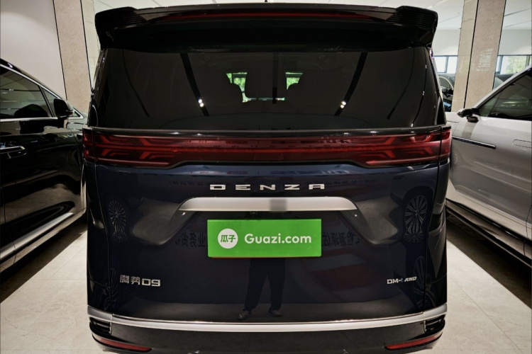 腾势D9 2024款 DM-i 980 四驱尊荣型车身外观6006