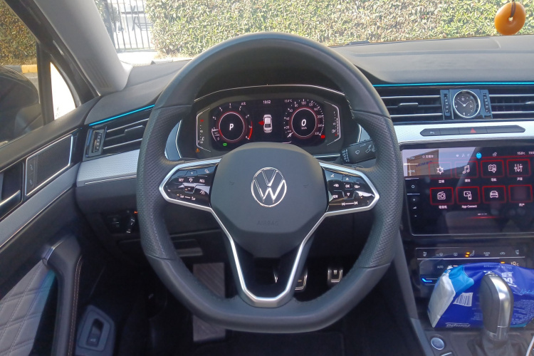 大众 迈腾 2023款 200万辆纪念版 330TSI DSG豪华型中控内饰13