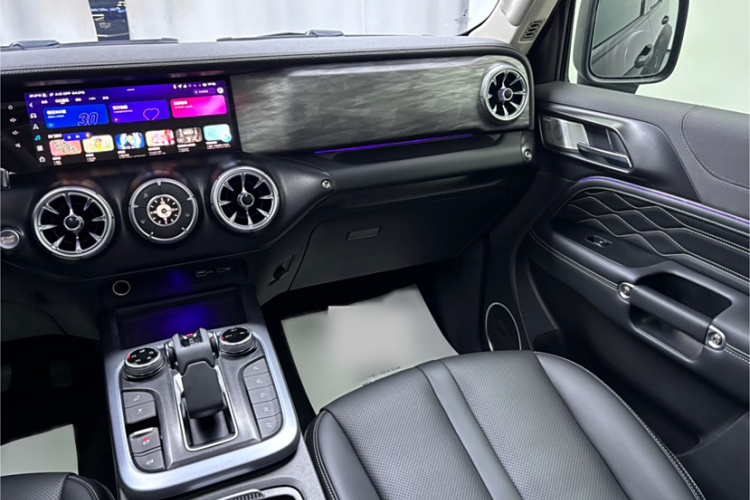 坦克300 2021款 越野版 2.0T 征服者中控内饰7003