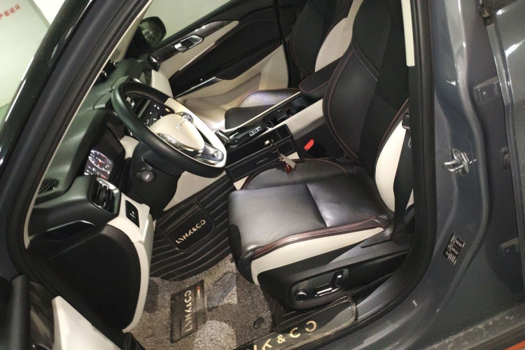 领克02 2018款 1.5T DCT两驱耀Pro版 国V局部细节19