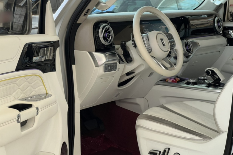 超境汽车 共创坦克300 2021款 2.0T 赛博坦克中控内饰7005