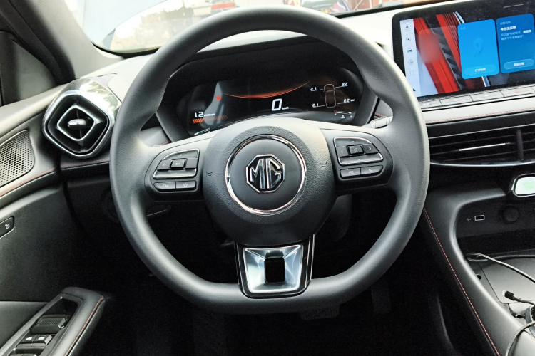 名爵 MG5 2025款 300TGI 全球旗舰版中控内饰13