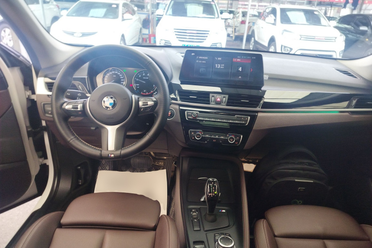 宝马X1 2022款 sDrive25Li 领先型中控内饰12