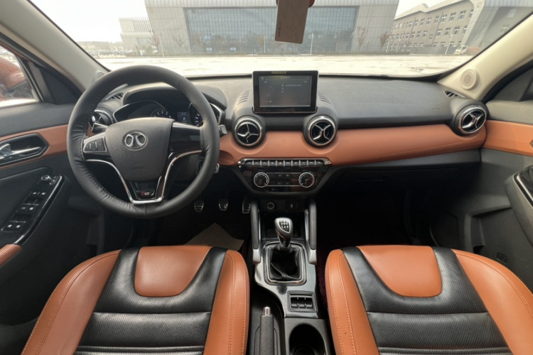 北京汽车 绅宝X35 2016款 1.5L 手动豪华版中控内饰7002