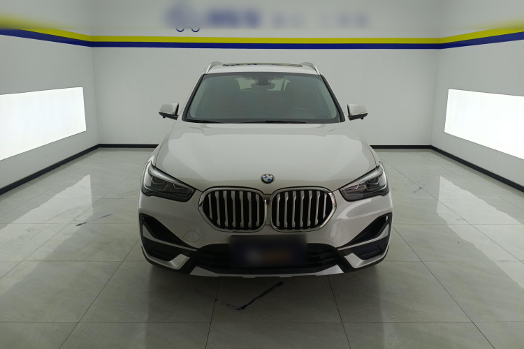 宝马X1 2021款 sDrive20Li 尊享型车身外观2