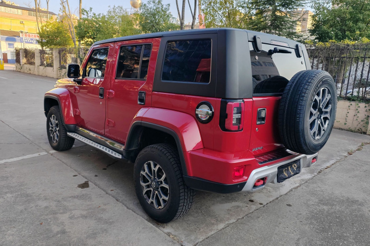 北京越野 北京BJ40 2019款 改款 2.0T 自动四驱城市猎人版尊享型 国V车身外观6008